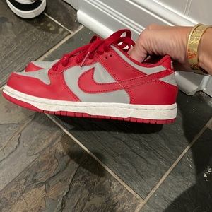 Dunk low red gray kids size 1